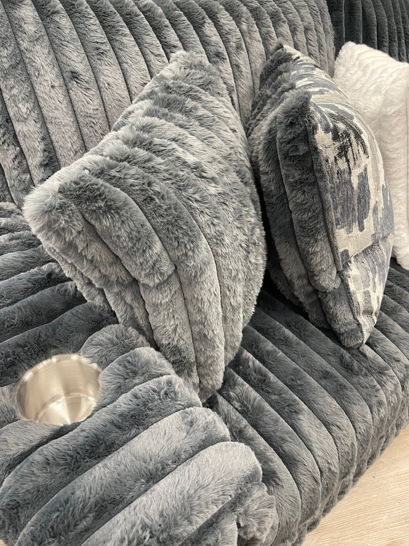 9500 Charcoal Chenille Sectional