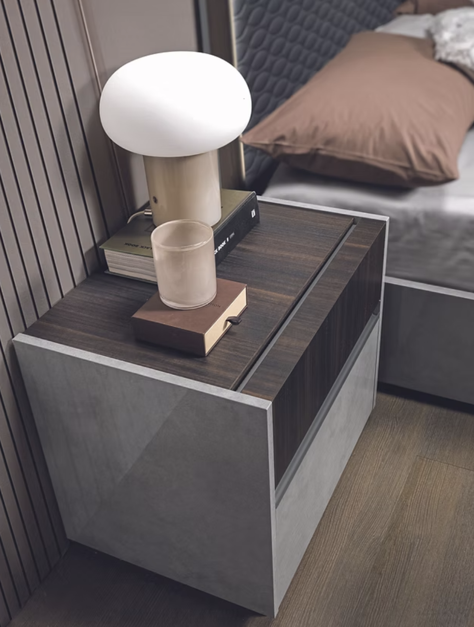 5pcs Cindy Grey High Gloss Italian Bedroom Set