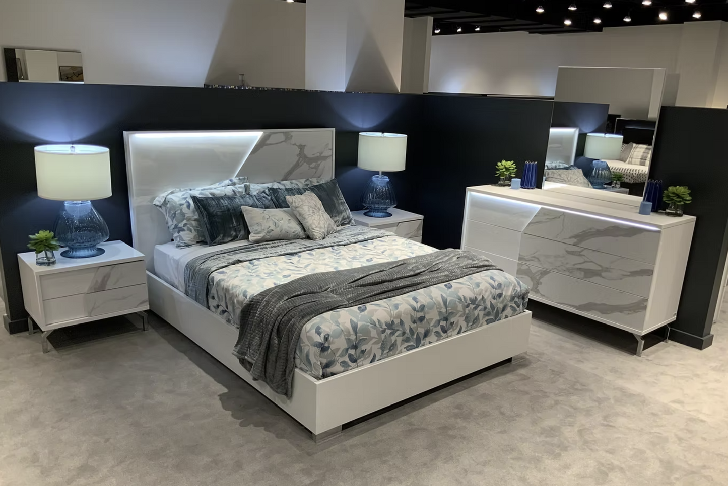 5pcs Sofia White Italian Bedroom Set