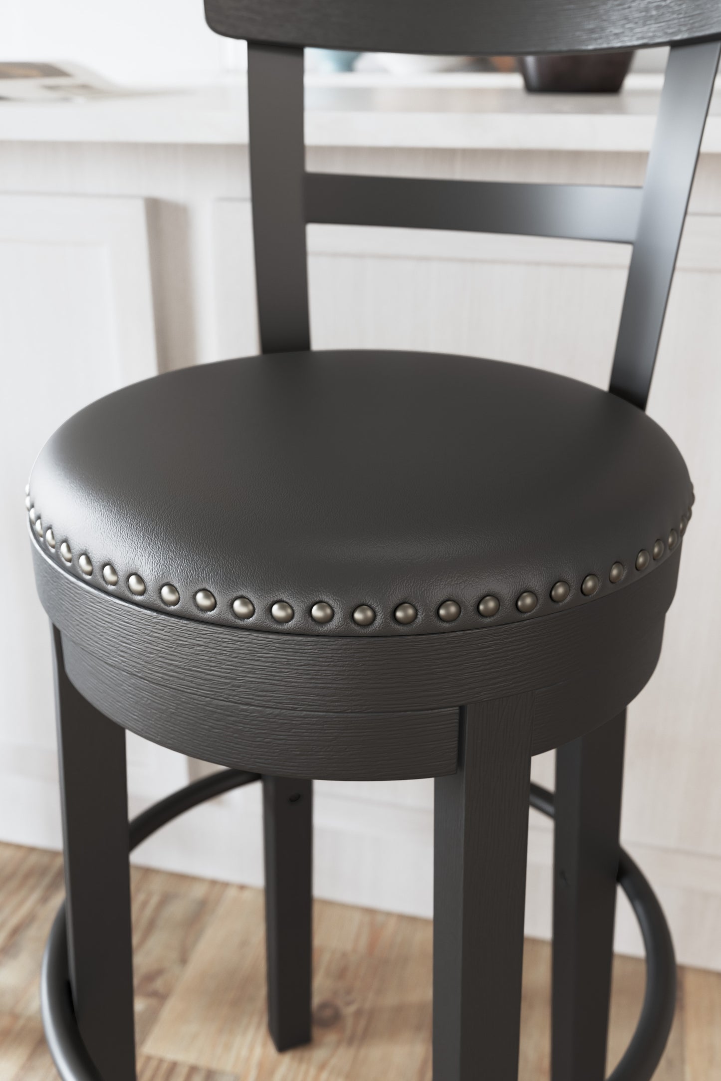 D546-630 Black Swivel Barstool