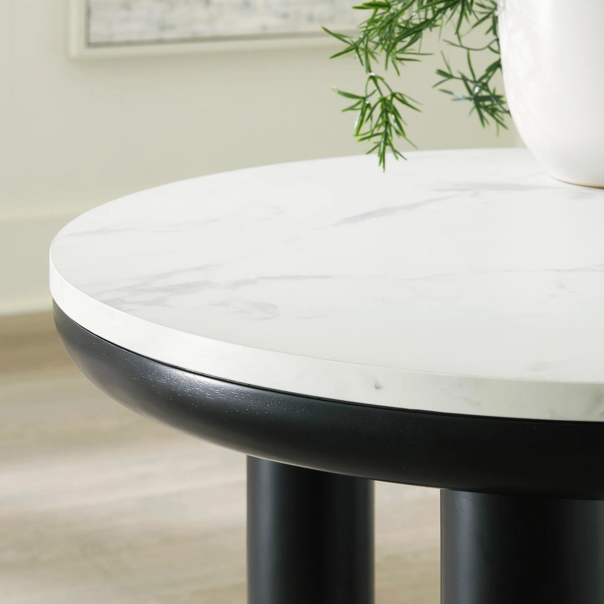 AST159-13 Xandrum Black/White Table Set