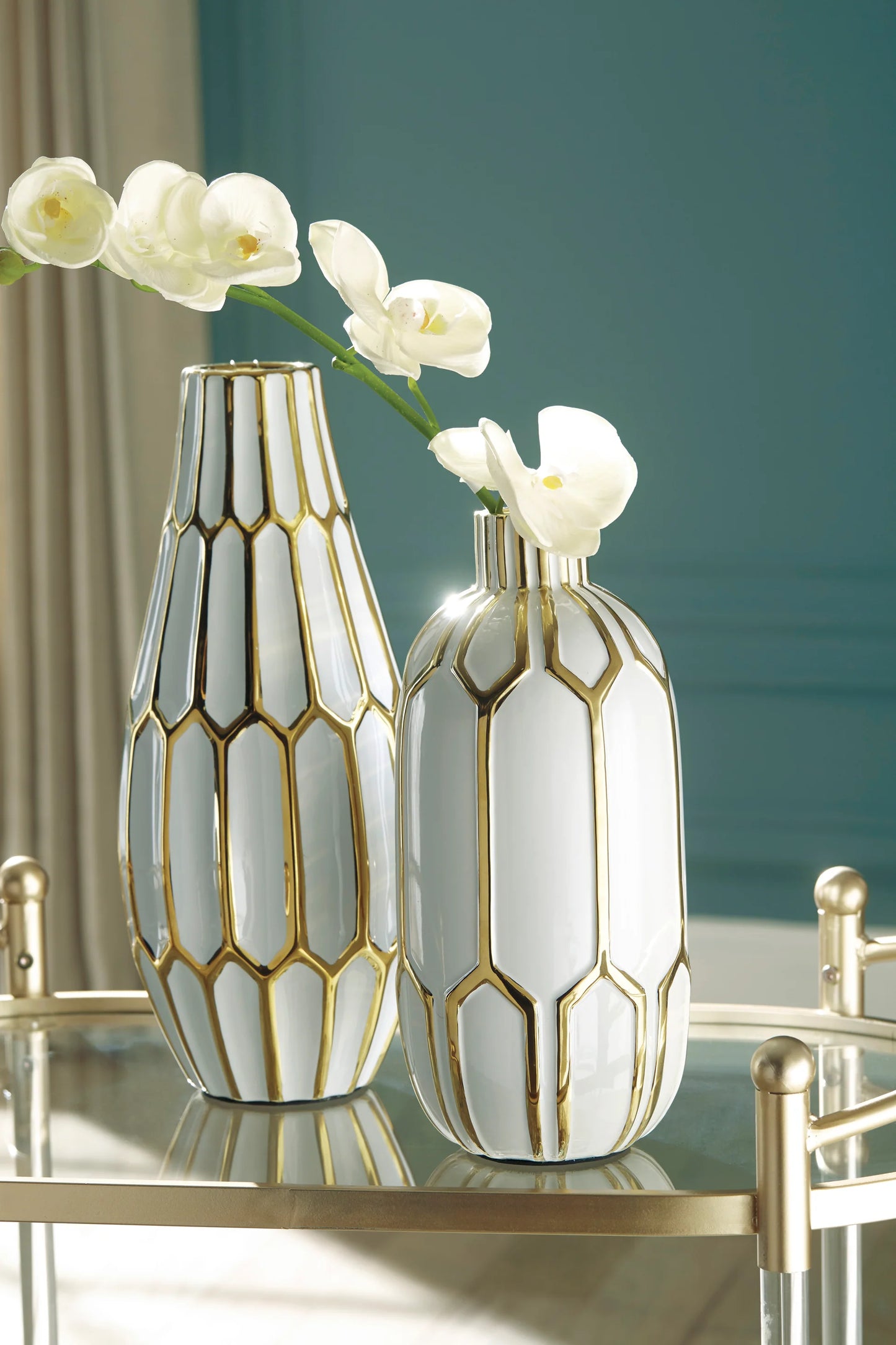 Ashley A2000315 Gold & White Vase