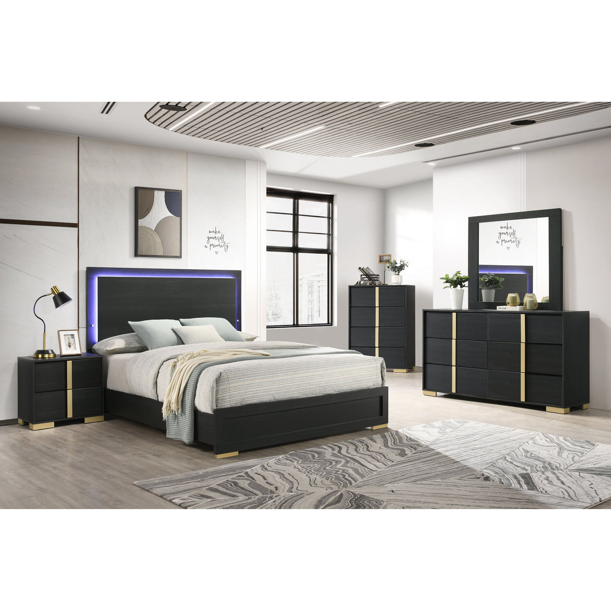 B1580 Aubrey - Chest