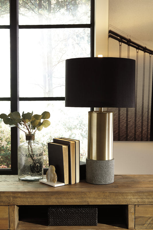 2pcs L243164 Table Lamp Set