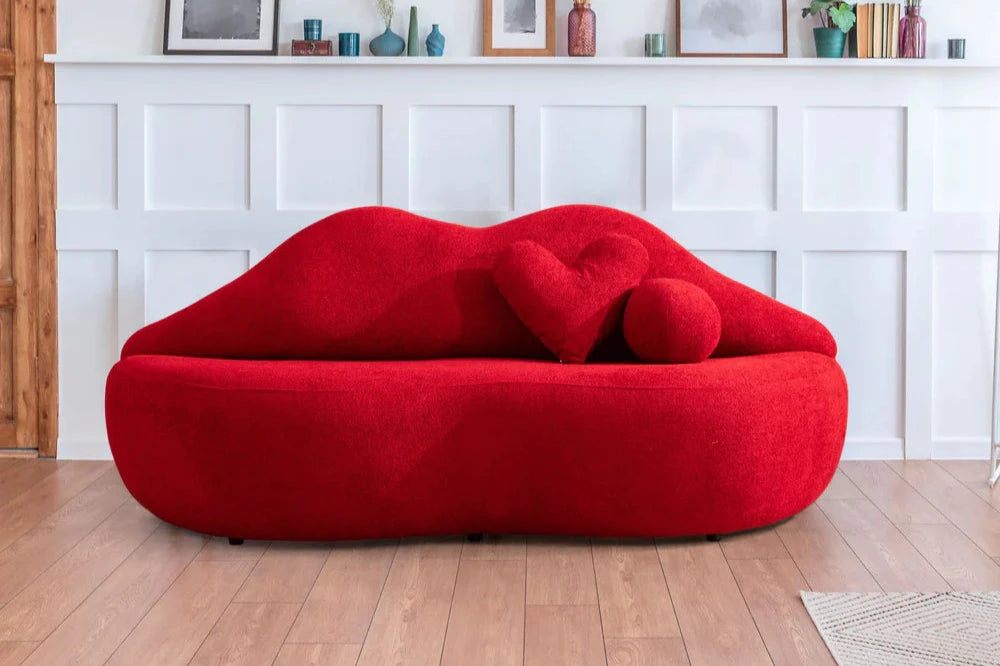 Lips Red Velvet Boucle Loveseat